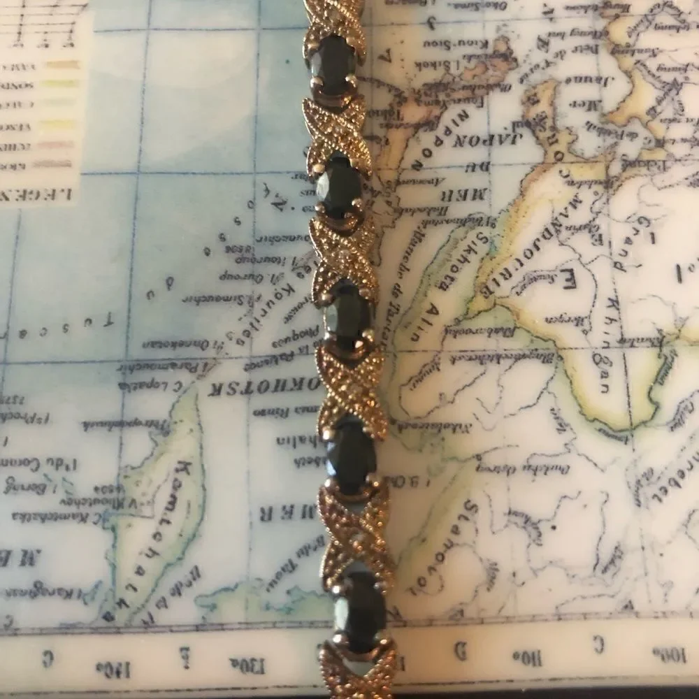 VNT Sterling Onyx Stunning Bracelet 8” Long